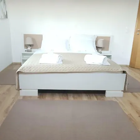 Sara Apartment *